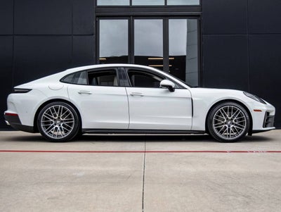 2026 Porsche Panamera 4