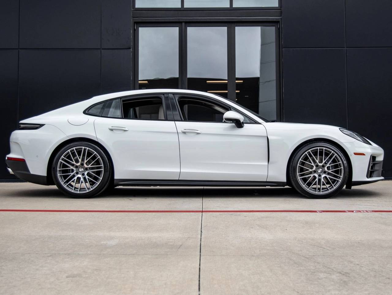 2026 Porsche Panamera 4