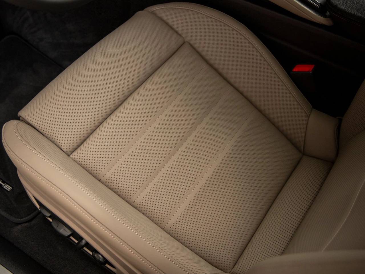 2026 Porsche Panamera 4