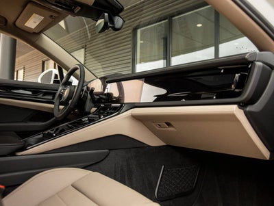 2026 Porsche Panamera 4