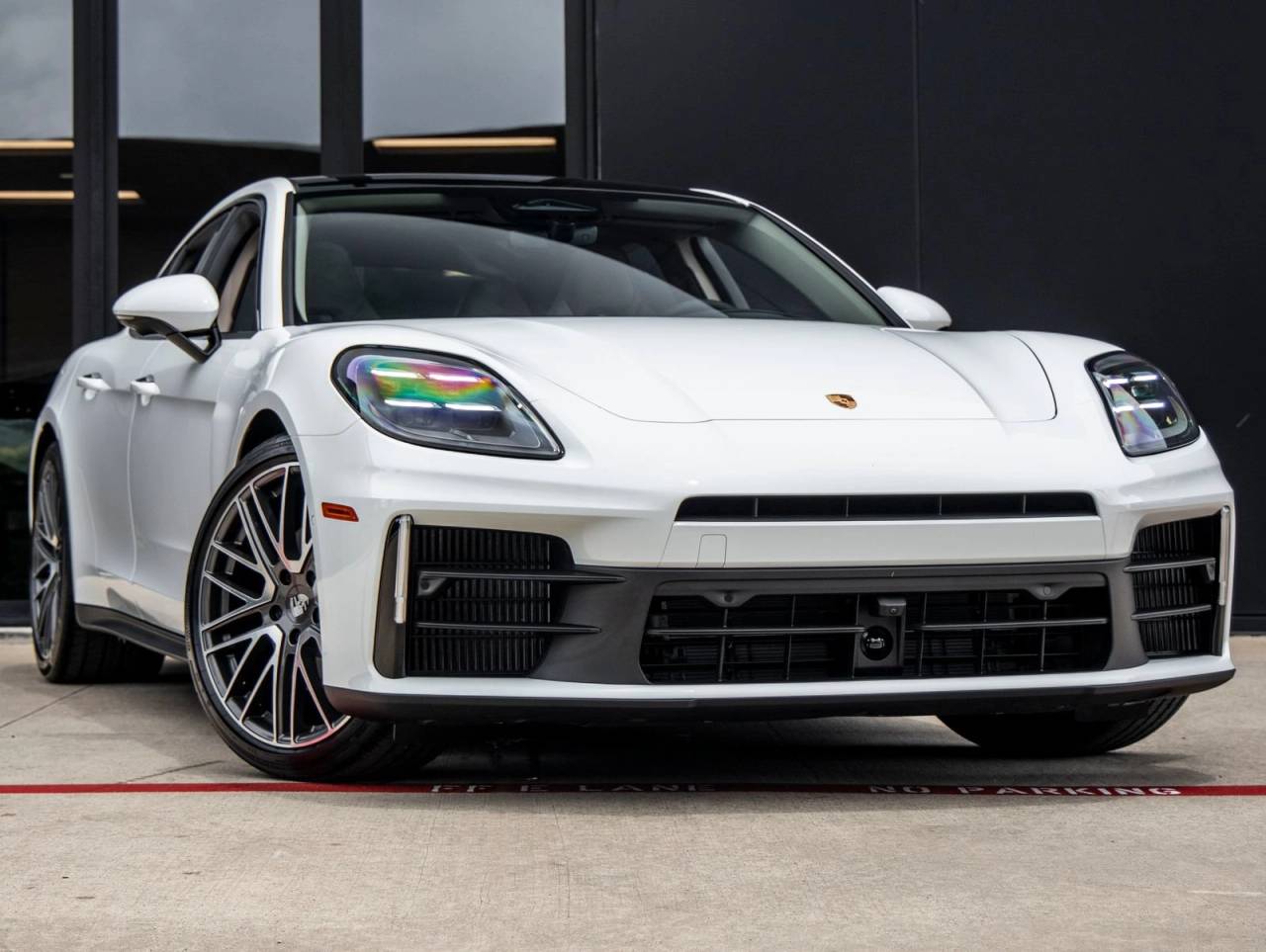 2026 Porsche Panamera 4