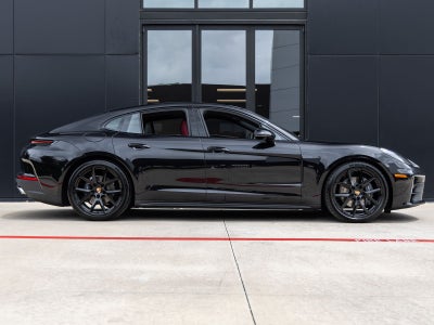 2026 Porsche Panamera RWD