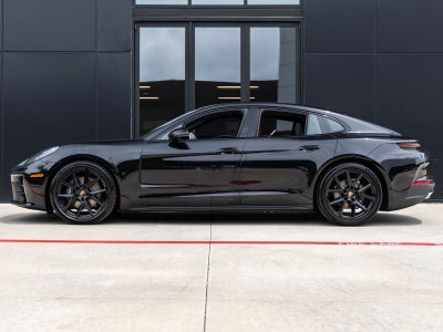 2026 Porsche Panamera RWD