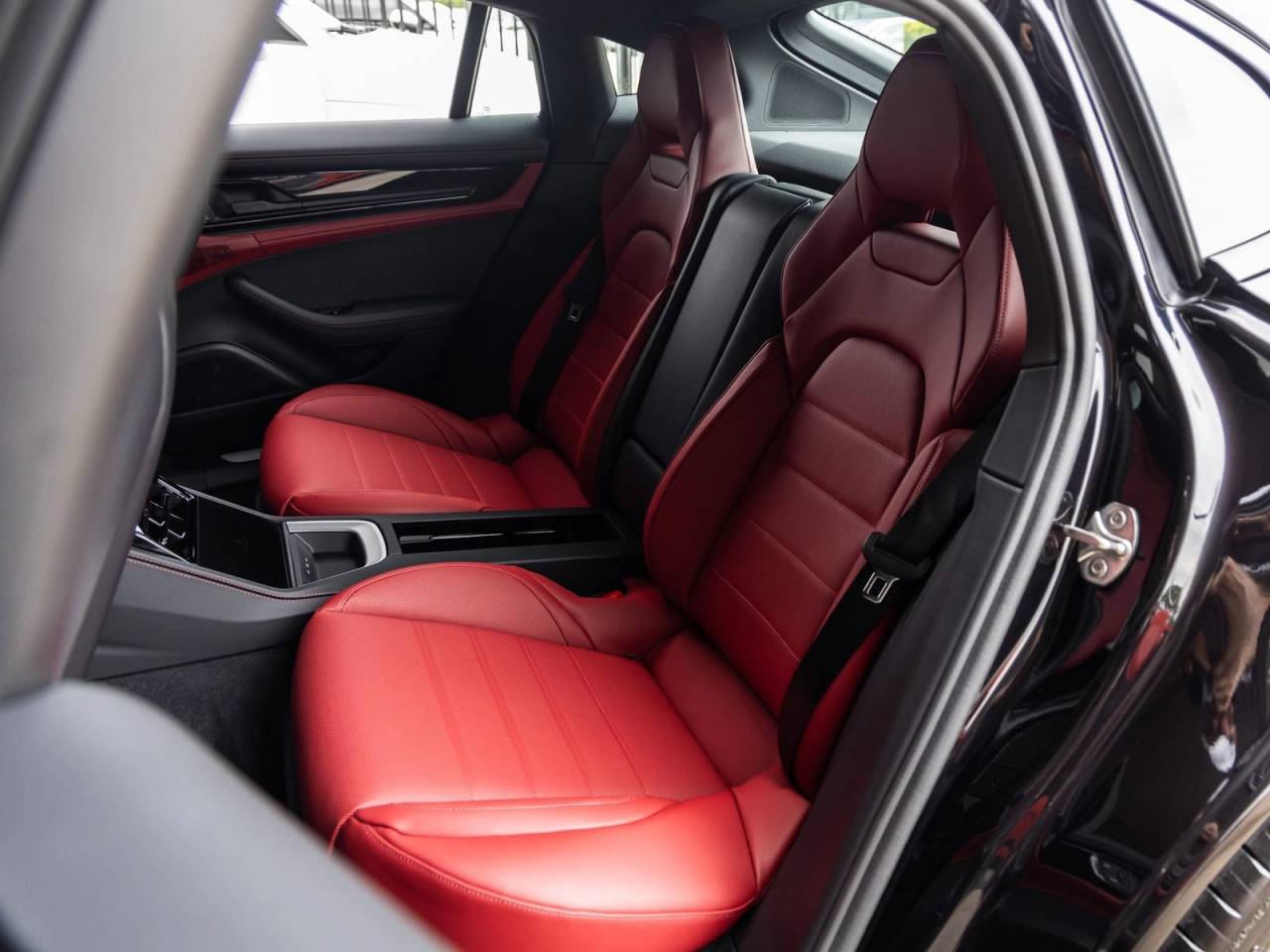 2026 Porsche Panamera RWD