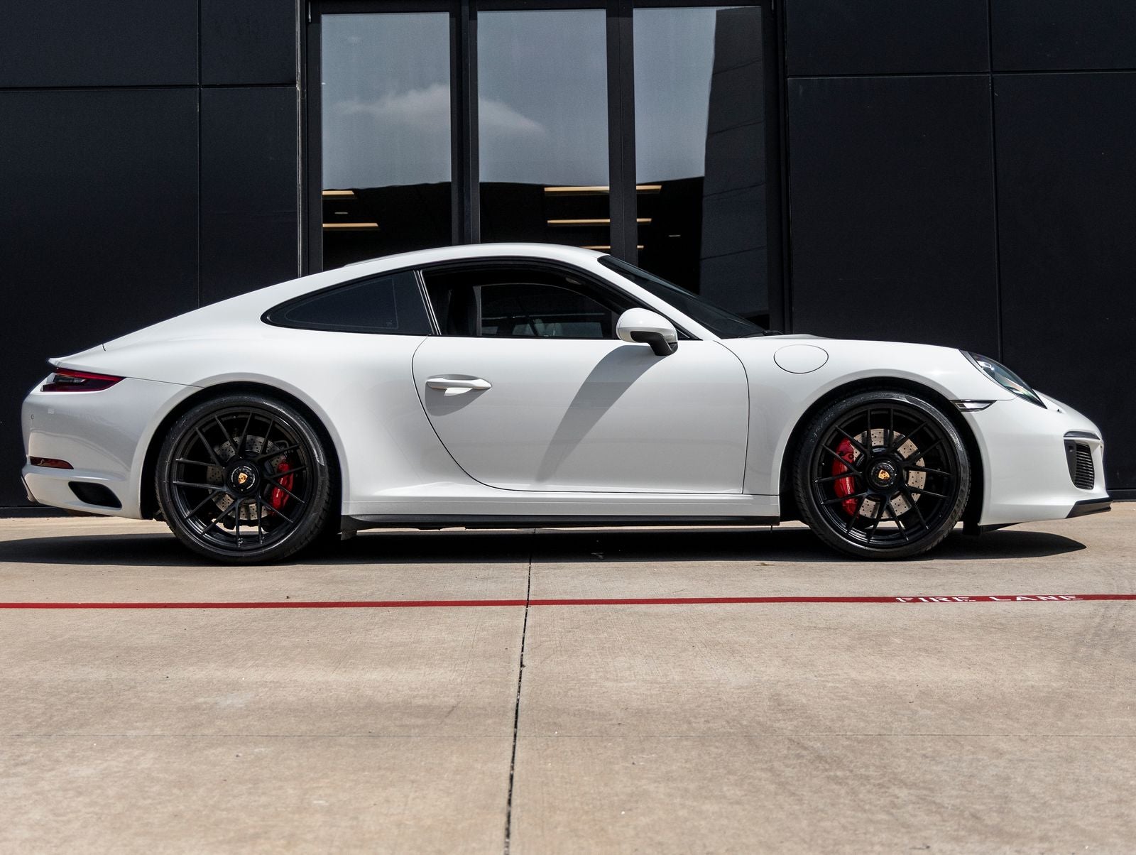 2018 Porsche 911 Carrera 4 GTS