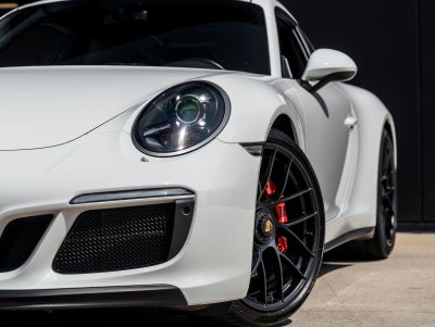 2018 Porsche 911 Carrera 4 GTS
