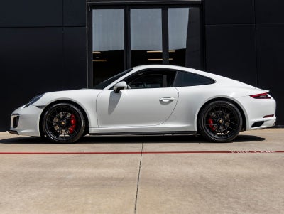 2018 Porsche 911 Carrera 4 GTS