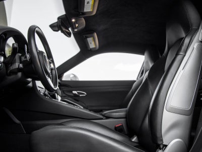 2018 Porsche 911 Carrera 4 GTS