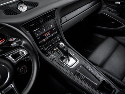 2018 Porsche 911 Carrera 4 GTS