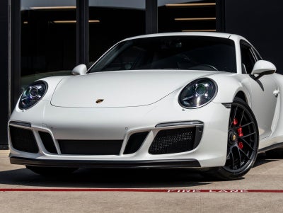 2018 Porsche 911 Carrera 4 GTS