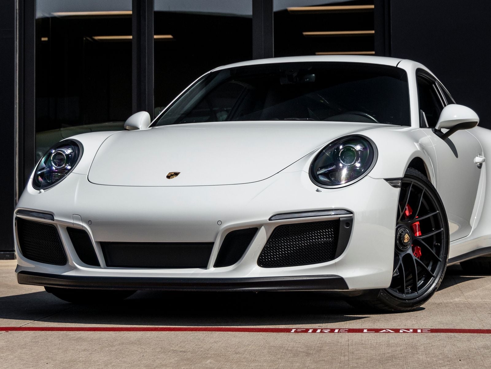 2018 Porsche 911 Carrera 4 GTS