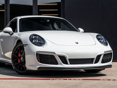 2018 Porsche 911 Carrera 4 GTS