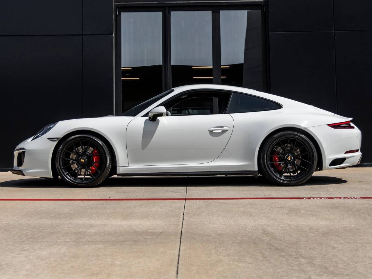 2018 Porsche 911 911 Carrera 4 GTS