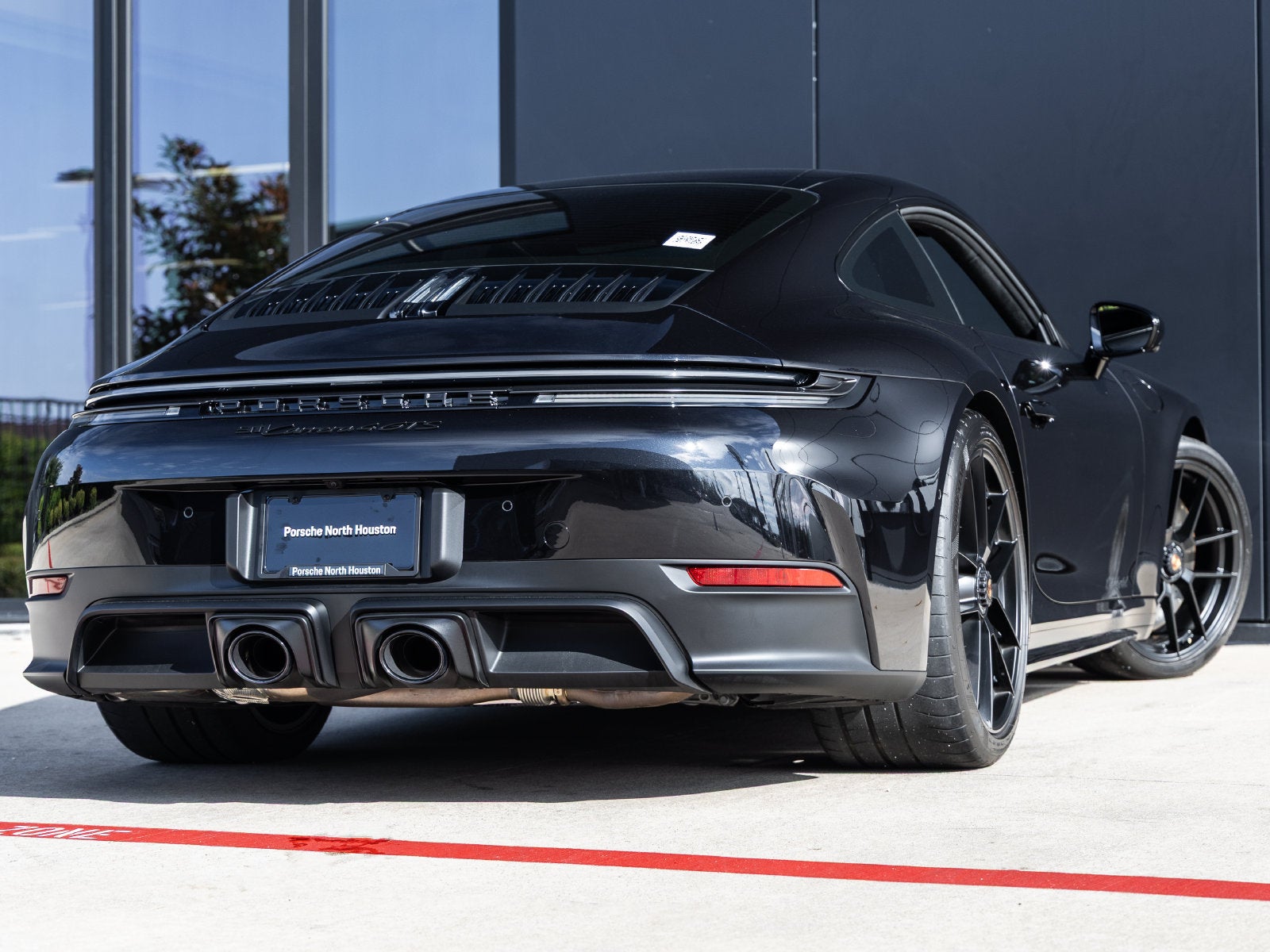 2025 Porsche 911 Carrera 4 GTS