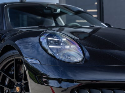 2025 Porsche 911 Carrera 4 GTS