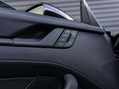 2025 Porsche 911 Carrera 4 GTS