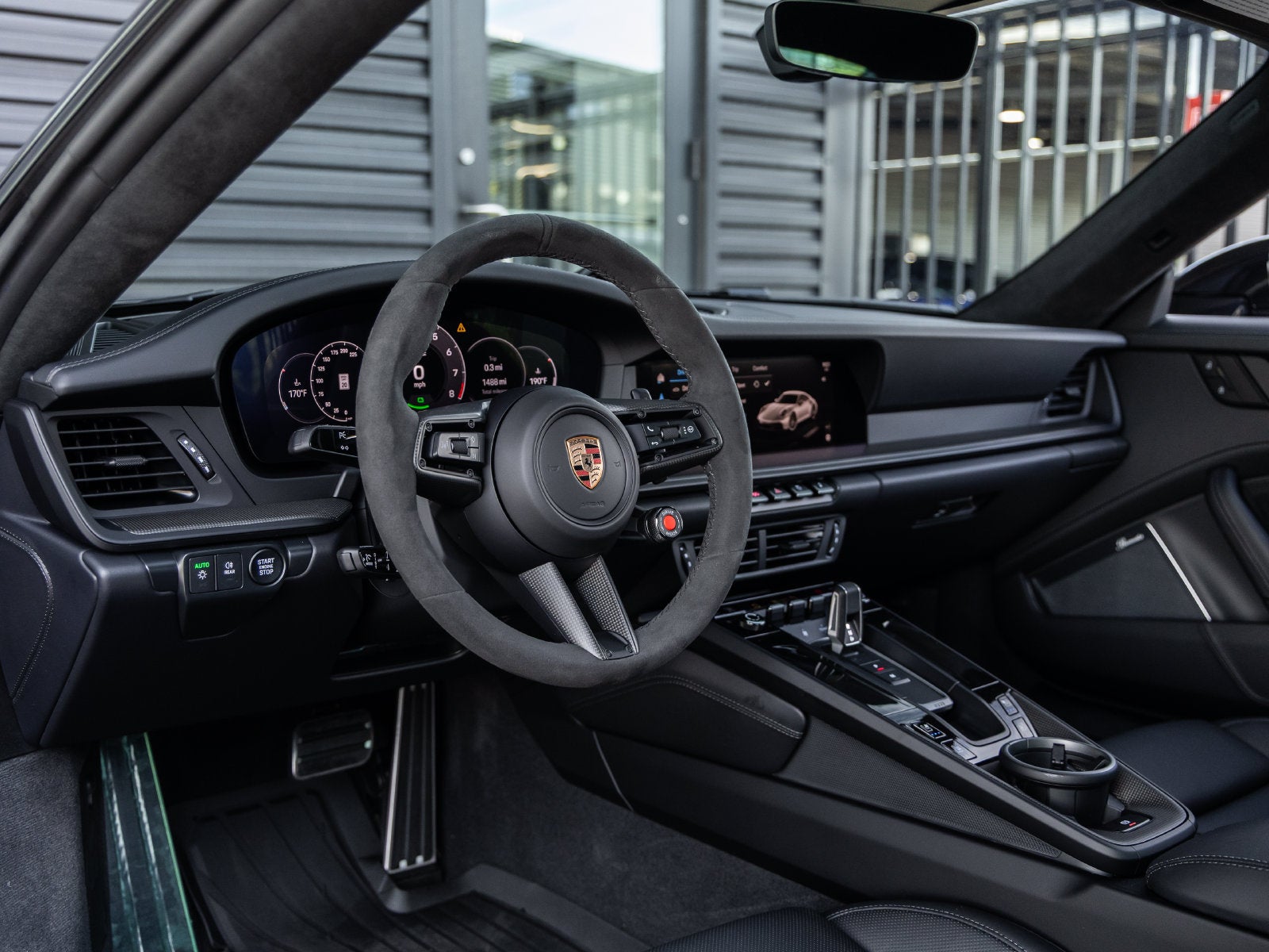 2025 Porsche 911 Carrera 4 GTS