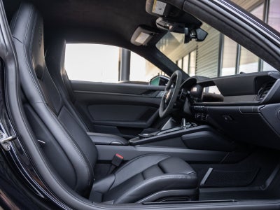 2025 Porsche 911 Carrera 4 GTS