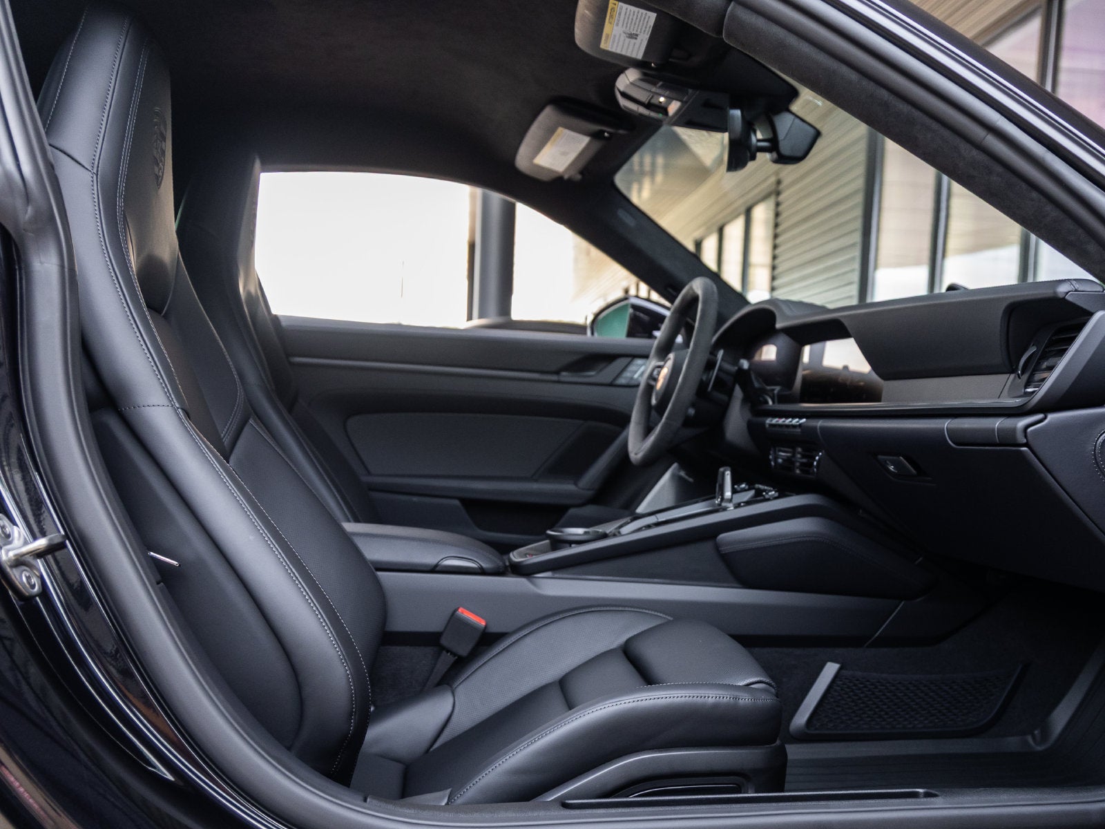 2025 Porsche 911 Carrera 4 GTS