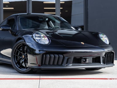 2025 Porsche 911 Carrera 4 GTS