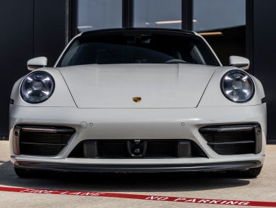 2022 Porsche 911 Carrera 4 GTS