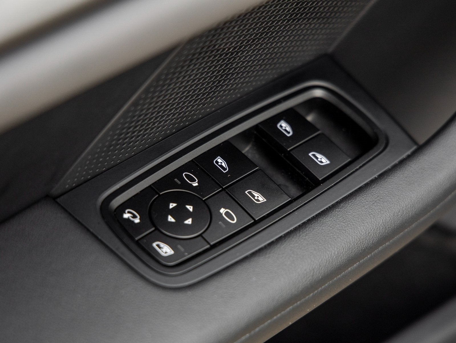 2025 Porsche Taycan Taycan 4S