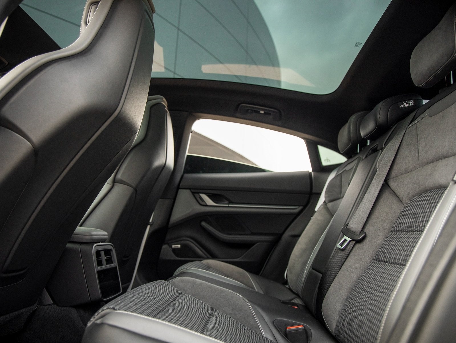 2025 Porsche Taycan Taycan 4S