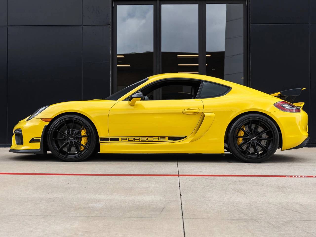 2016 Porsche Cayman GT4