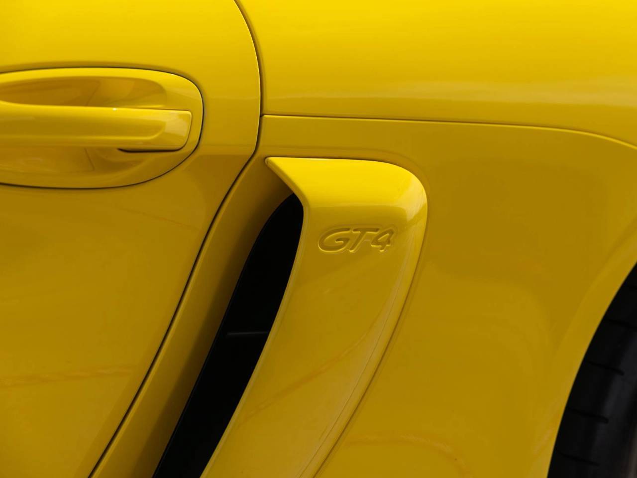 2016 Porsche Cayman GT4