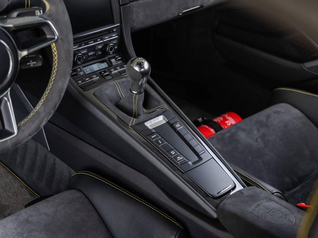 2016 Porsche Cayman GT4