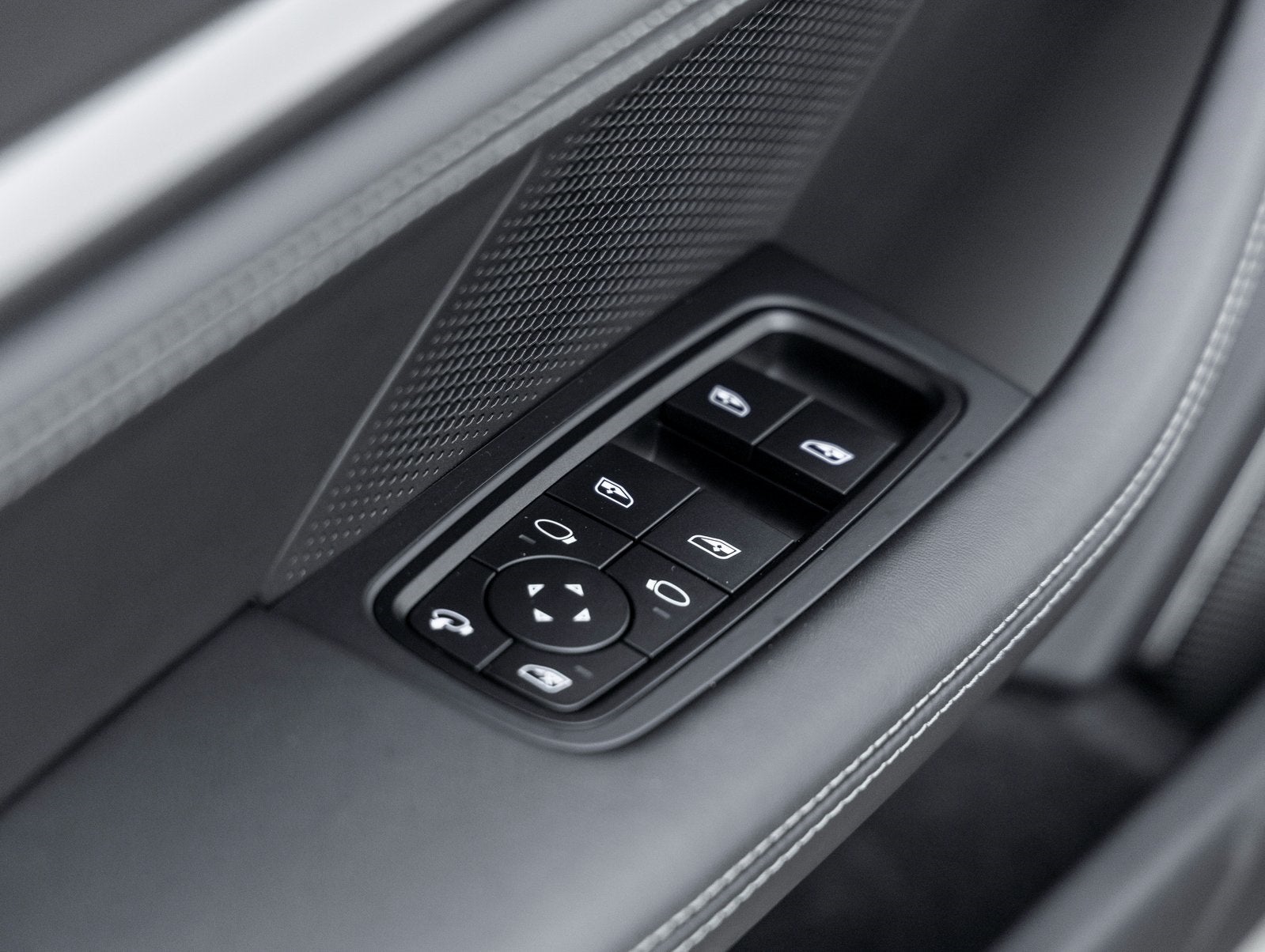 2026 Porsche Taycan Taycan Turbo