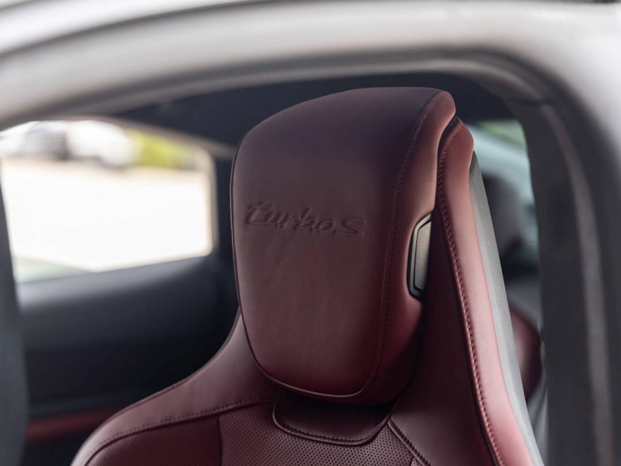 2020 Porsche Taycan Taycan Turbo S