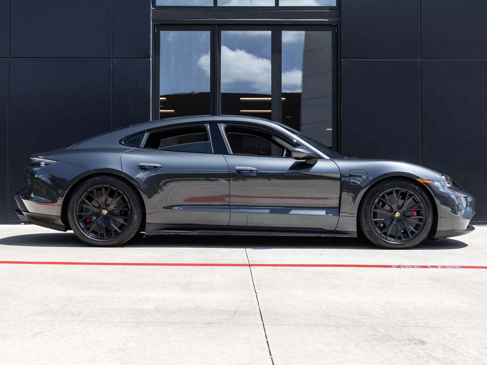 2022 Porsche Taycan Taycan GTS (MY22)