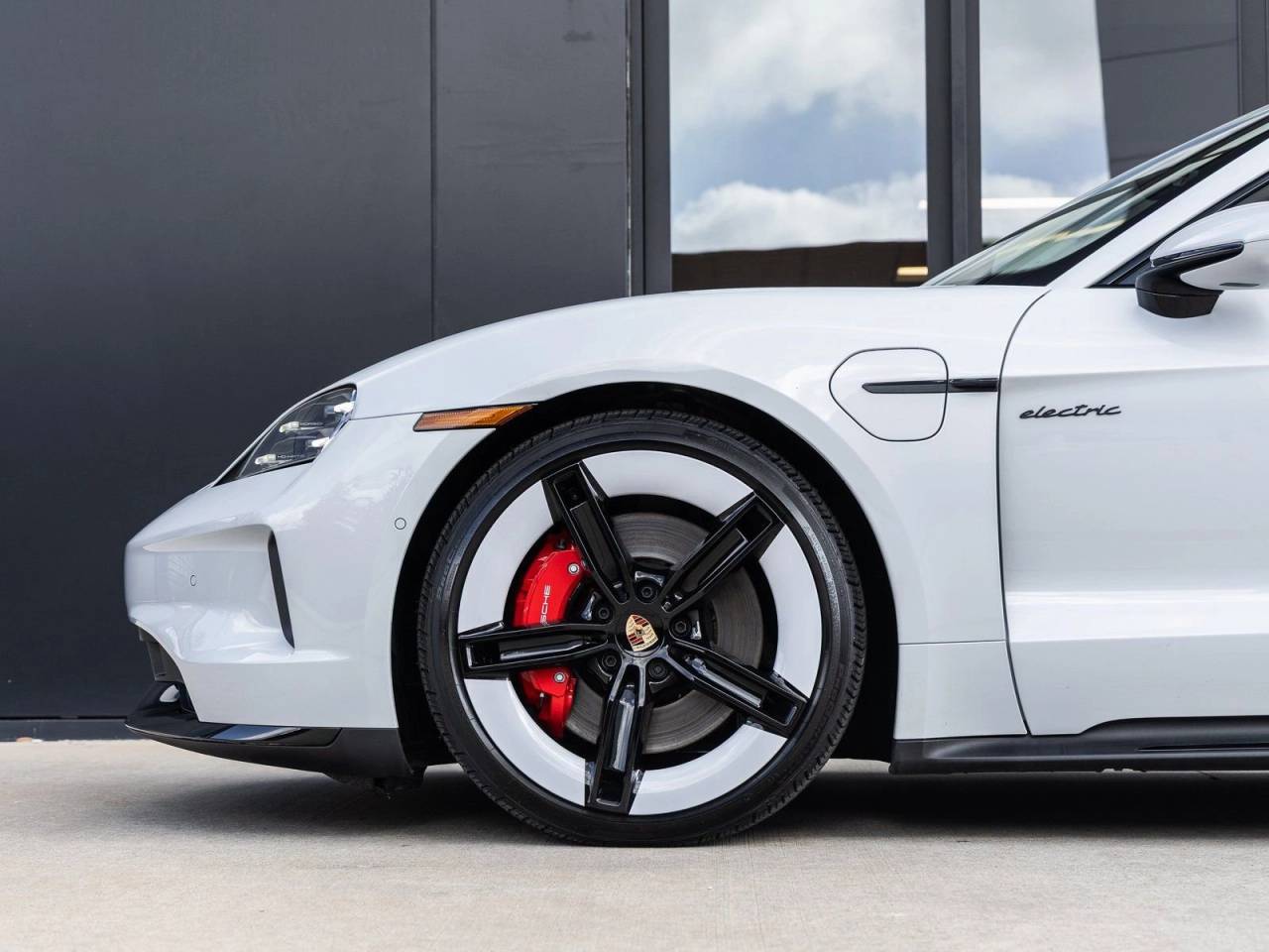 2025 Porsche Taycan Taycan GTS