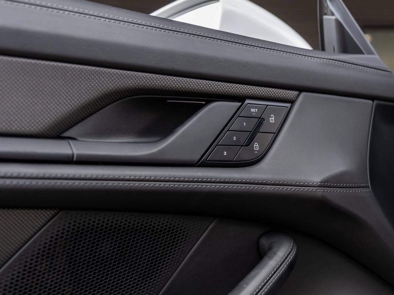 2025 Porsche Taycan Taycan GTS