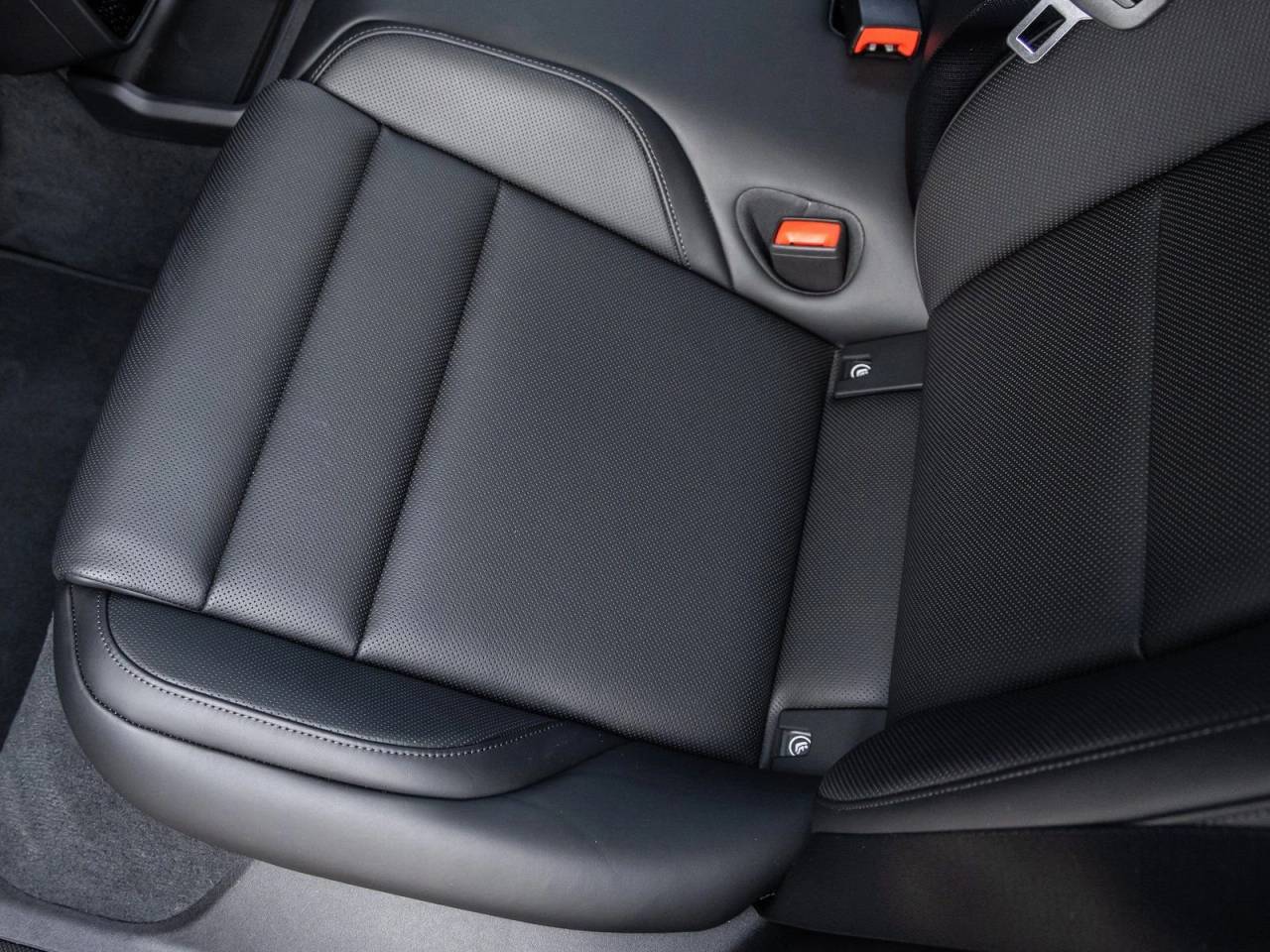 2025 Porsche Taycan Taycan GTS