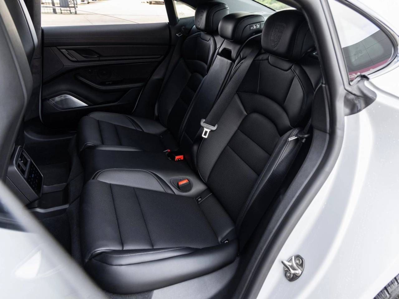 2025 Porsche Taycan Taycan GTS