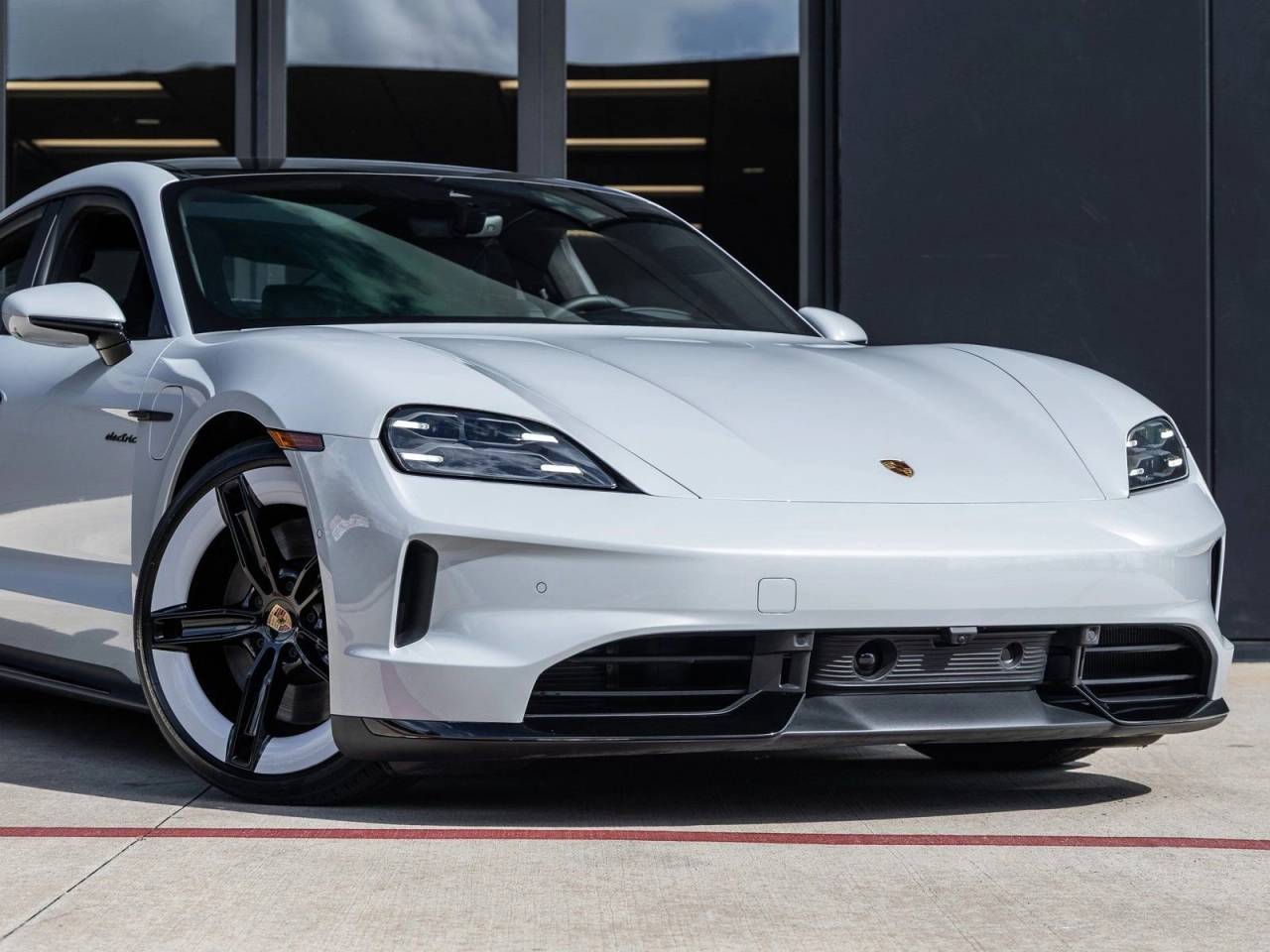 2025 Porsche Taycan Taycan GTS