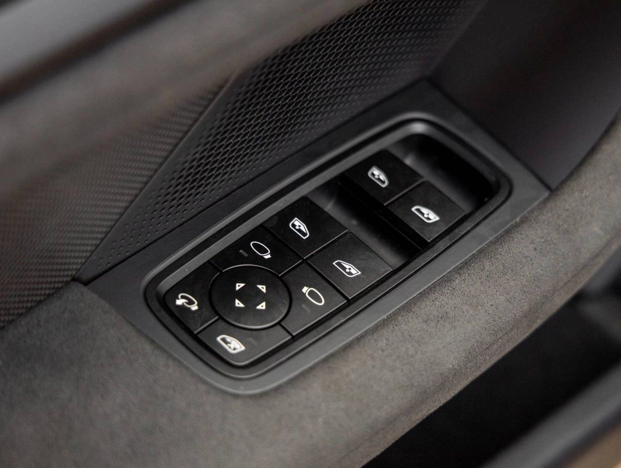 2025 Porsche Taycan Taycan GTS