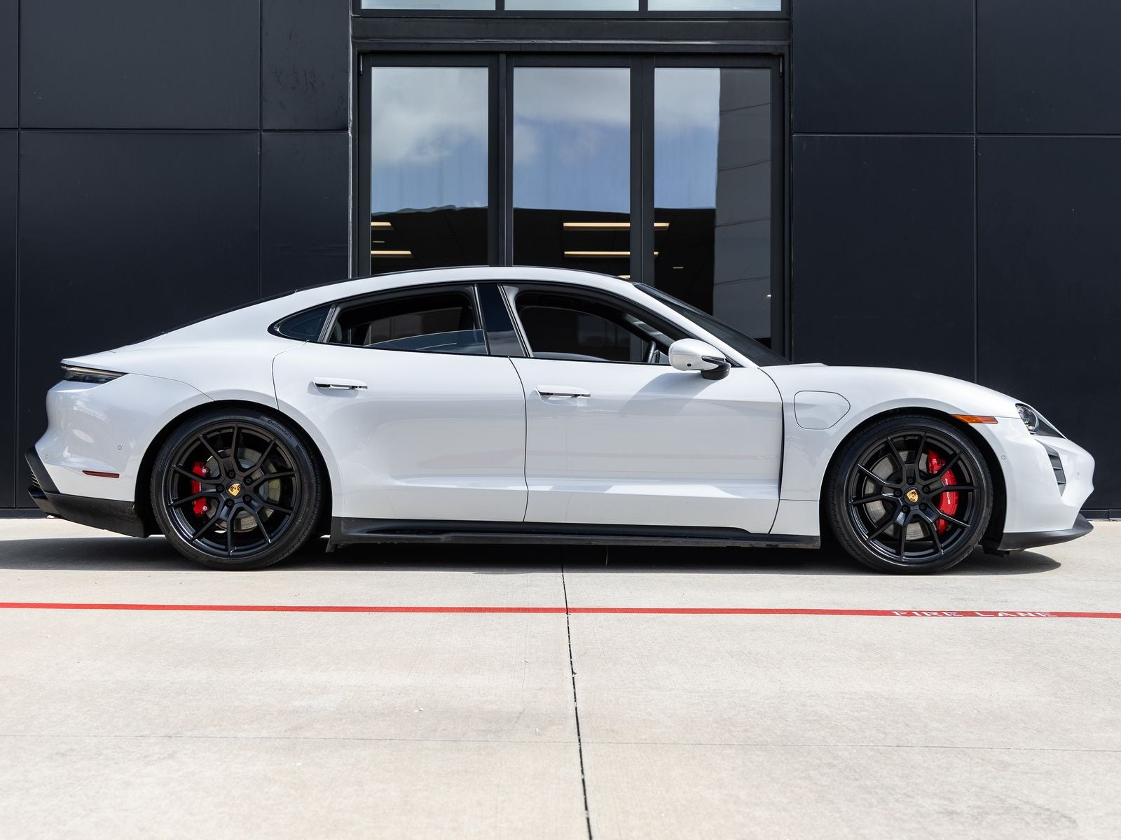 2024 Porsche Taycan Taycan GTS (MY24)