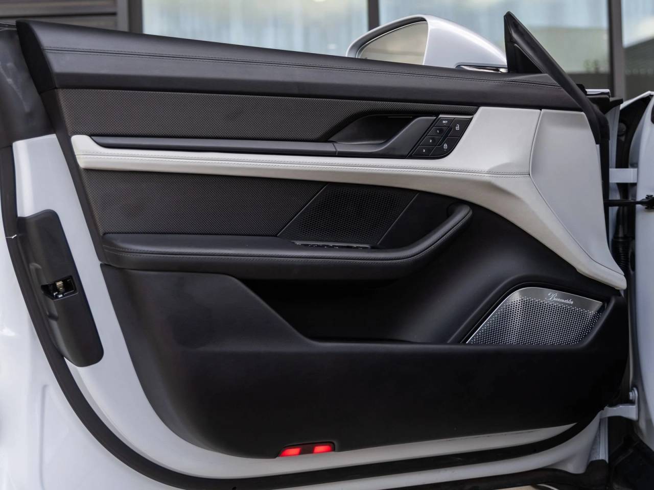 2024 Porsche Taycan Taycan GTS (MY24)