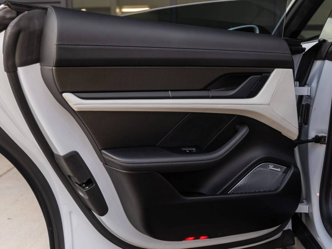 2024 Porsche Taycan Taycan GTS (MY24)