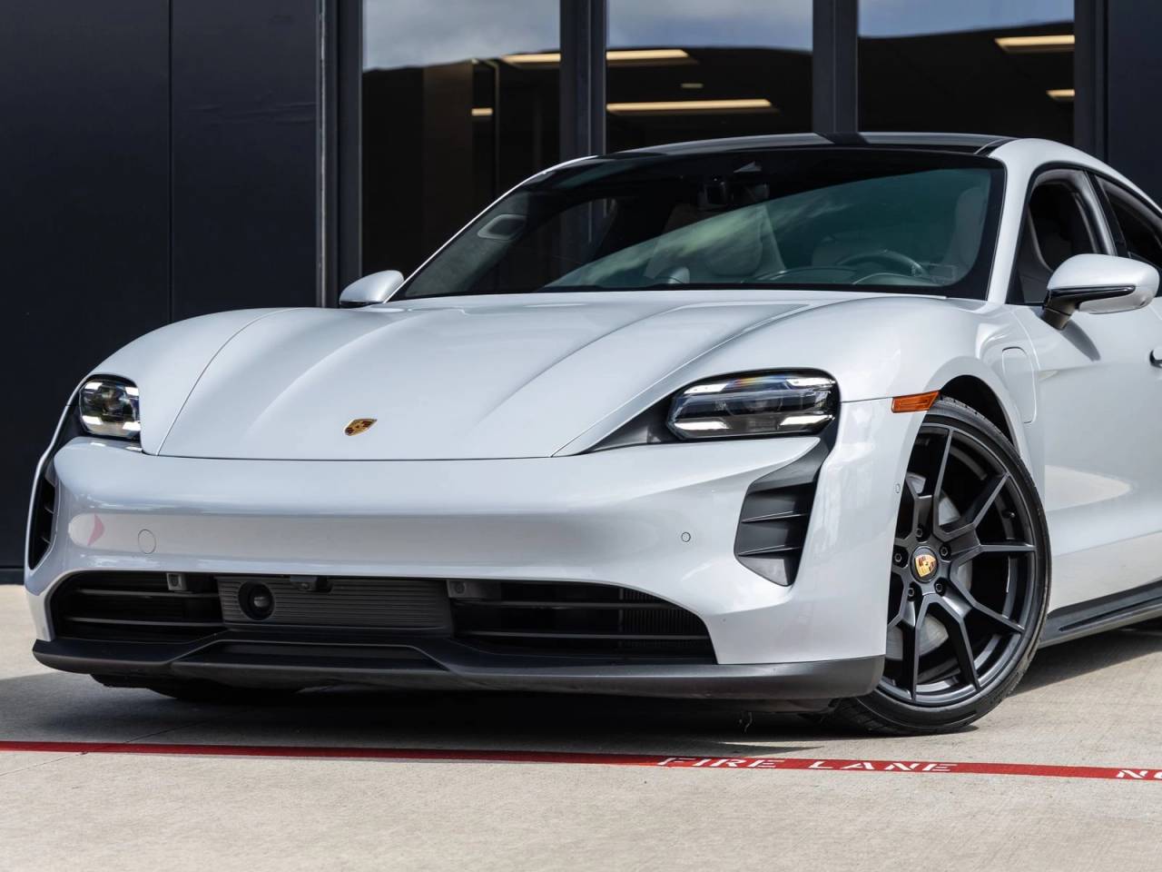 2024 Porsche Taycan Taycan GTS (MY24)