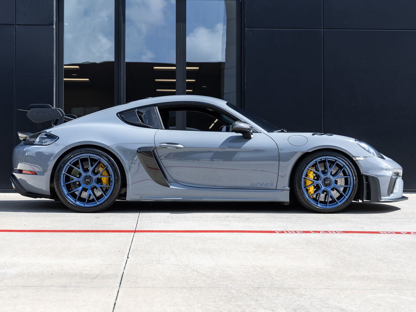 2023 Porsche 718 Cayman GT4 RS