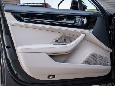 2026 Porsche Panamera E-Hybrid 4