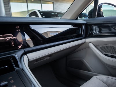 2026 Porsche Panamera E-Hybrid 4