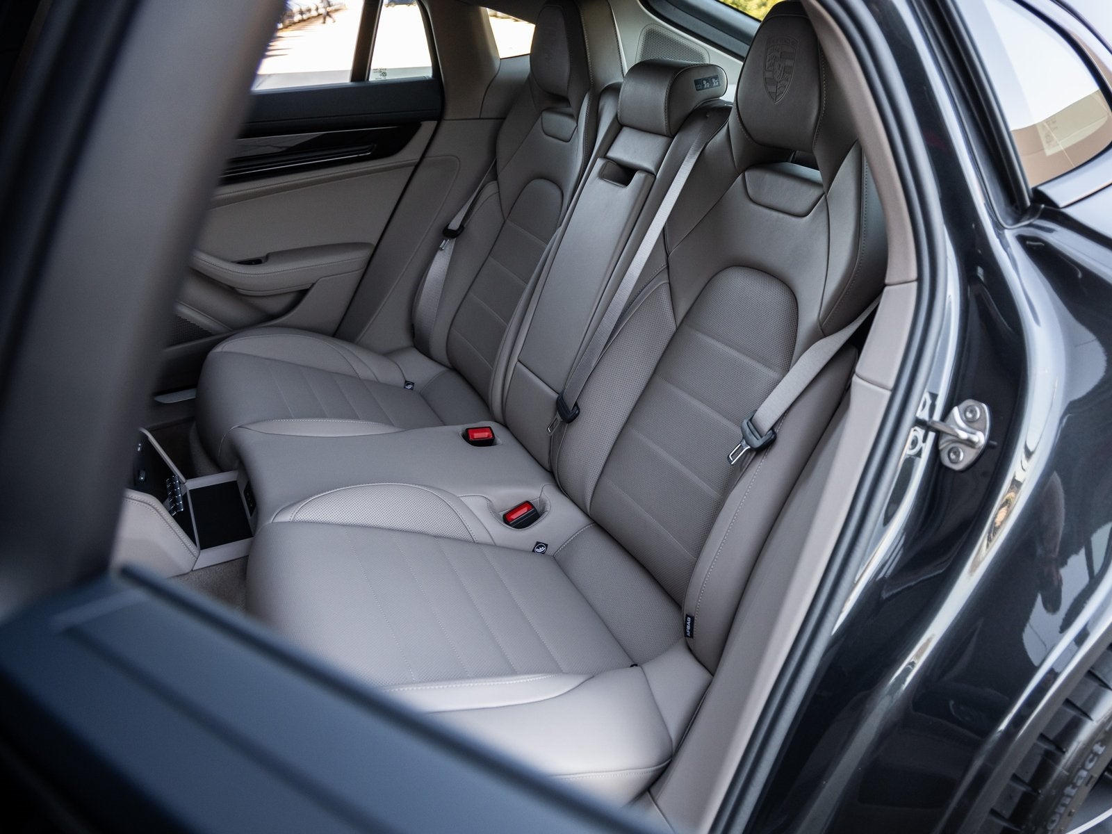 2026 Porsche Panamera E-Hybrid 4