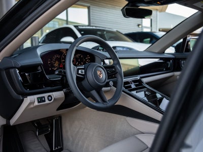 2026 Porsche Panamera E-Hybrid 4