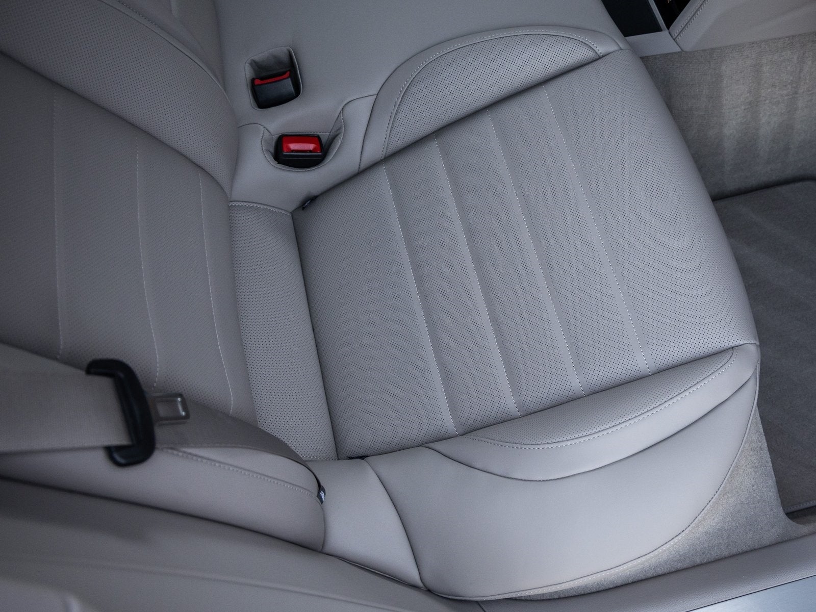 2026 Porsche Panamera E-Hybrid 4