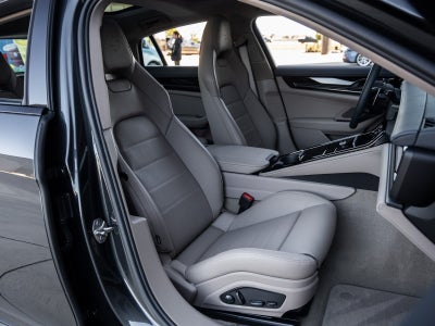 2026 Porsche Panamera E-Hybrid 4